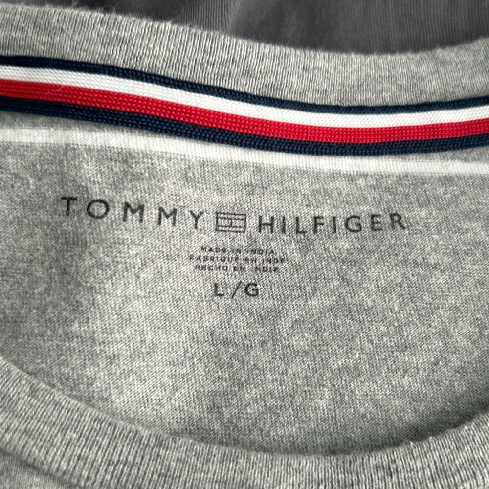 Tommy Hilfiger striped shirt size large - Picture 3 of 3